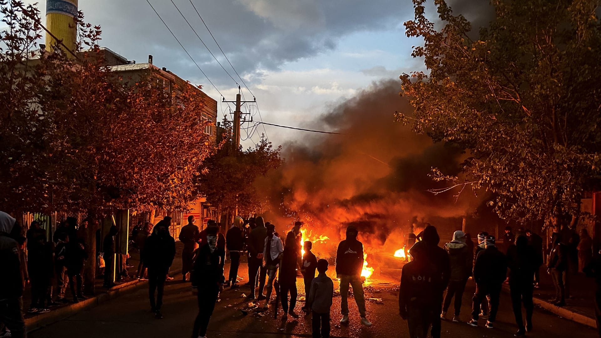 إيران.. اعتقال 200 من قادة الاحتجاجات