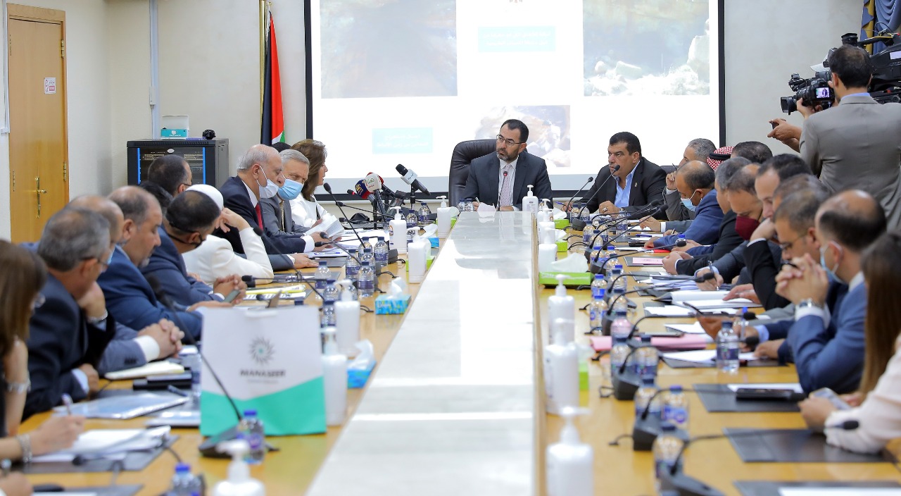 الطاقة النيابية : ضرورة المواءمة بين الاستثمار في مجال التنقيب عن المعادن وحماية البيئة