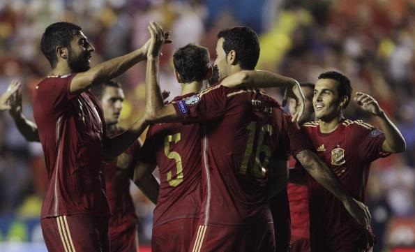 أسبانيا تسحق مقدونيا في مستهل تصفيات يورو 2016