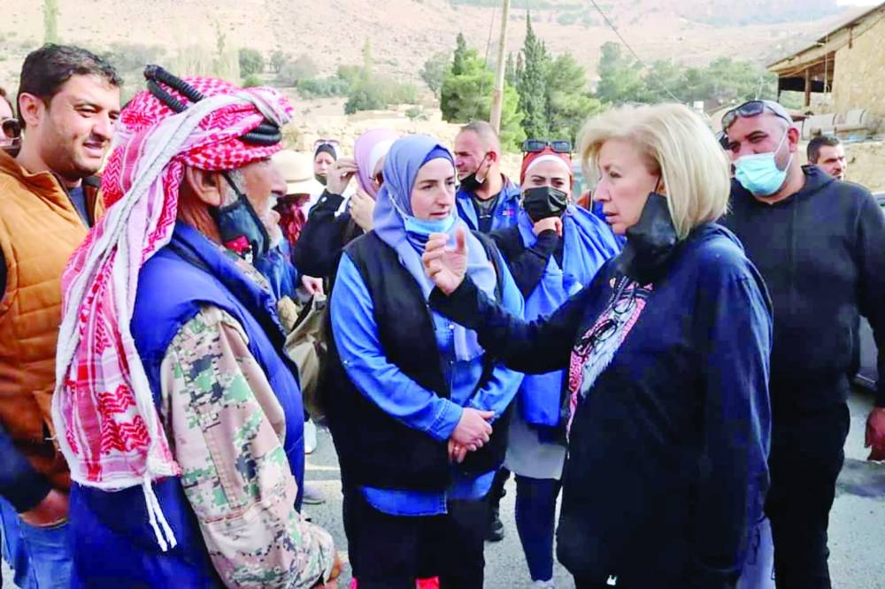 افتتاح معرض للفن التشكيلي بعنوان الأقحوانة في إربد