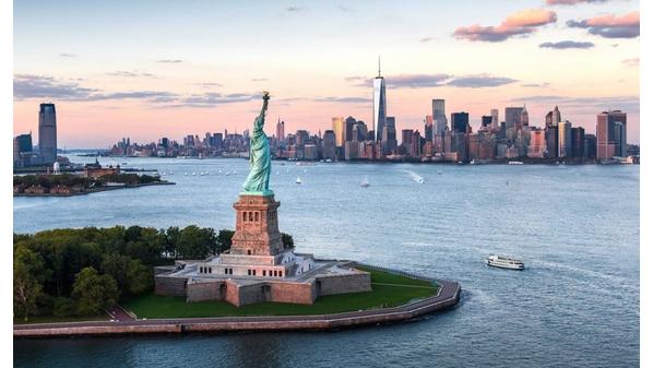 الولايات المتحدة تطلق خطّة لجذب 90 مليون سائح سنويا