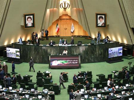 تحذيرات إيرانية من “فخ استراتيجي” في المباحثات النووية