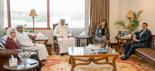 سفير المملكة في الكويت يؤكد الاعتزاز بمستوى التعاون الإعلامي بين البلدين الشقيقين