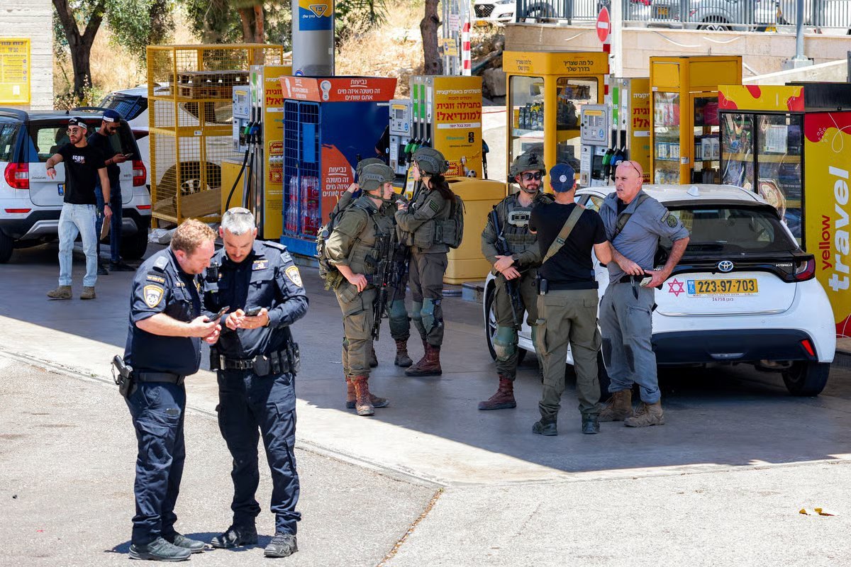 قتيل و5 مصابين في إطلاق نار وسط إسرائيل