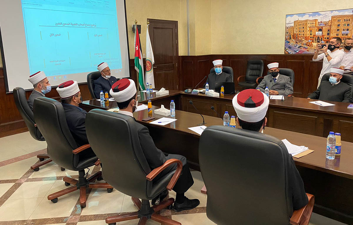 قاضي القضاة يلتقي رئيس واعضاء النيابة العامة الشرعية