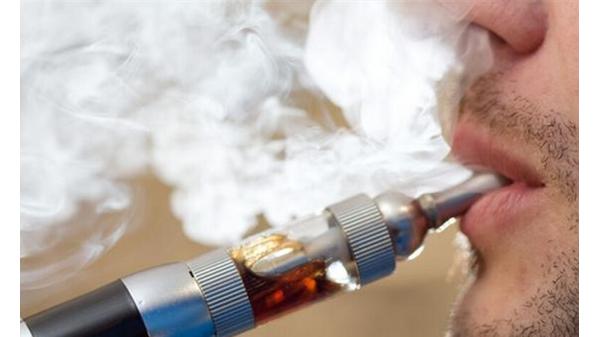 مستخدمو السجائر الإلكترونية أكثر عرضة لضعف البصر بنسبة 34 %