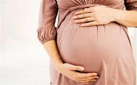 هل الجنس خارج فترة الخصوبة يزيد احتمالات الحمل