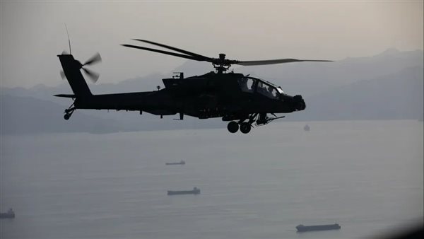 الحصار الأميركي.. مروحيات أباتشي فوق هرمز وإرجاع 23 سفينة