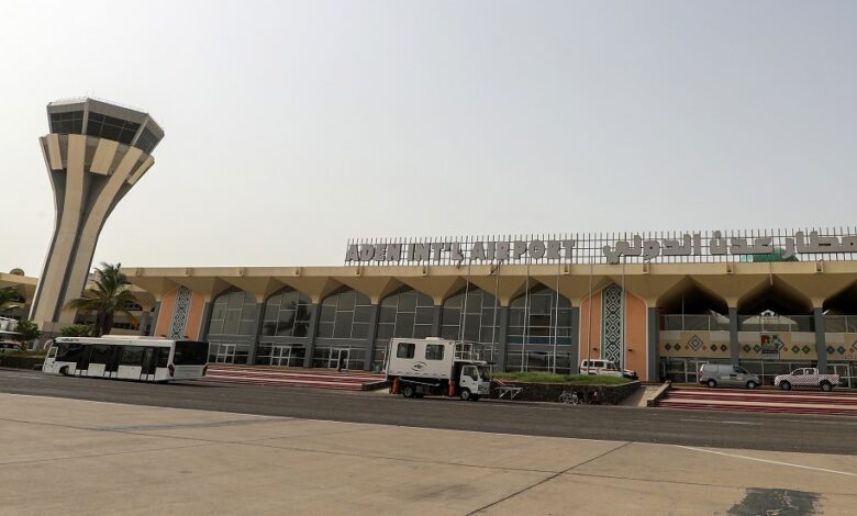 “الانتقالي” يرفض منح تصريح هبوط لطائرة الوفد السعودي في عدن