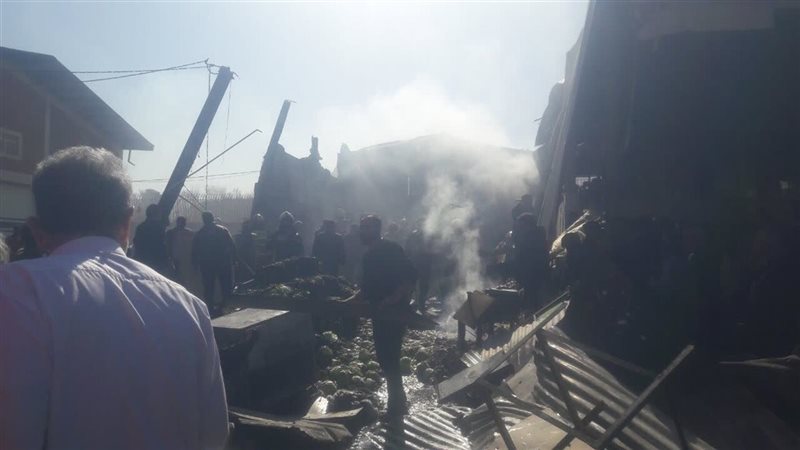 مروحية عسكرية تسقط في قلب سوق وسط إيران