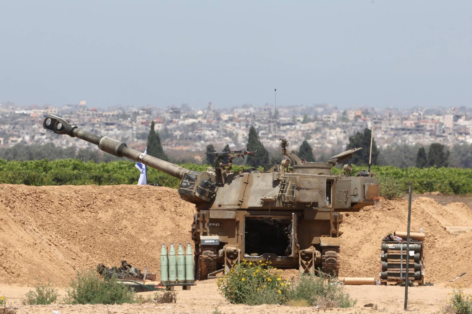 الجيش الإسرائيلي: نُجري عملية دقيقة في مناطق محدودة شرق رفح