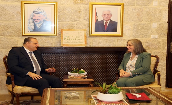 وزيرة السياحة الفلسطينية والسفير البدور يبحثان التعاون السياحي
