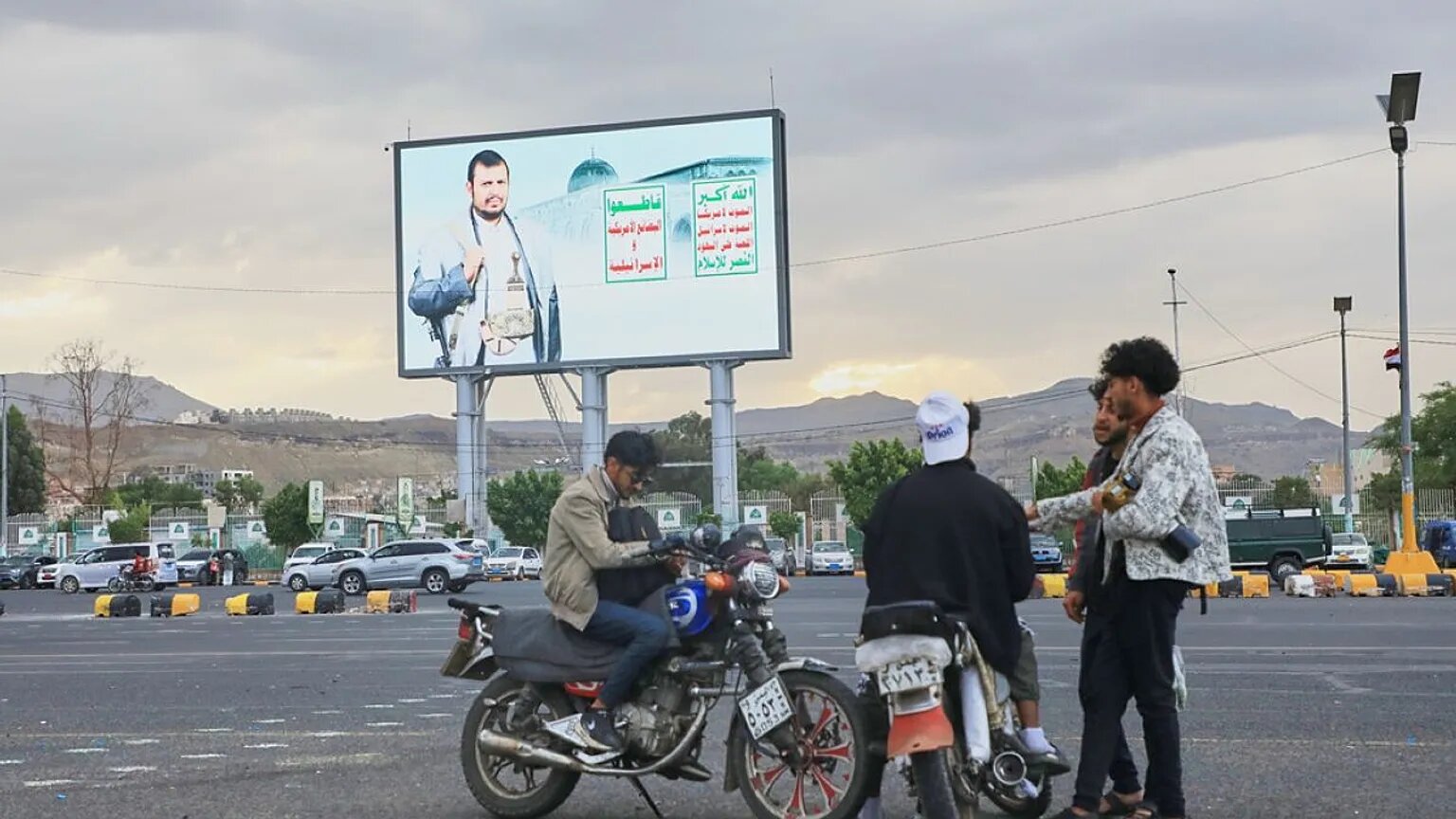لقاء أميركي حوثي في سلطنة عمان.. “رويترز” تكشف التفاصيل