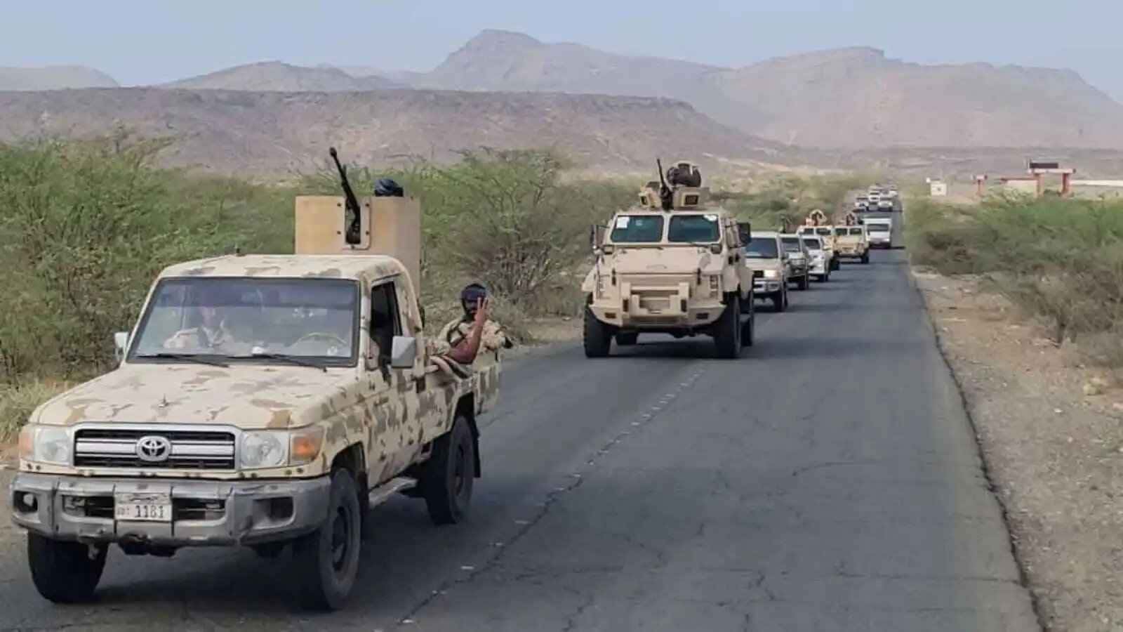 مواجهات غربي تعز.. وغارات على مواقع حوثية بمأرب