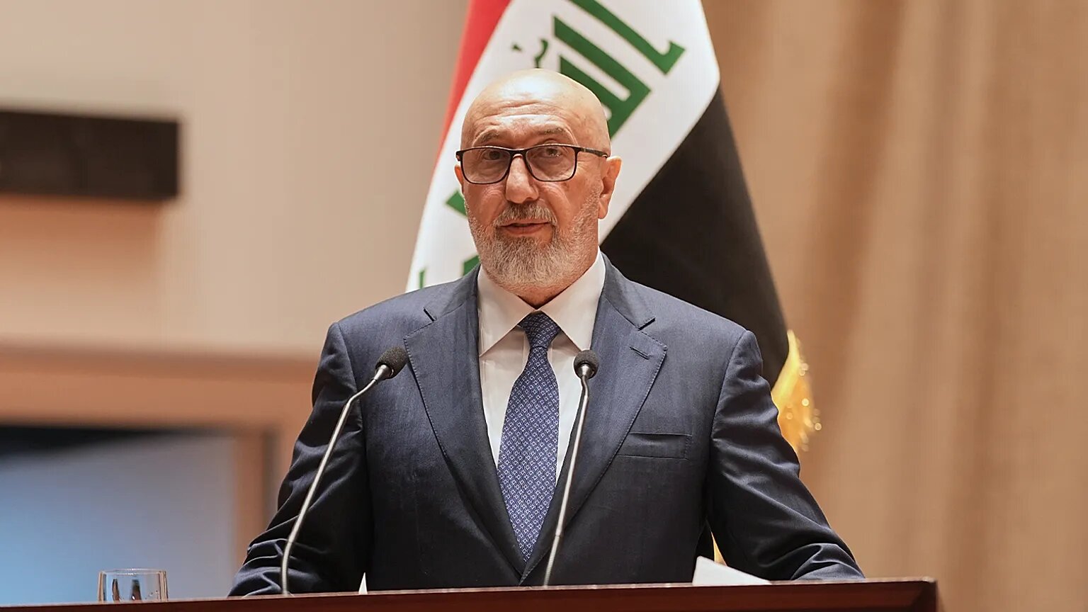 رئيس العراق: تسهيل لبعض ناقلات النفط العراقي في مضيق هرمز