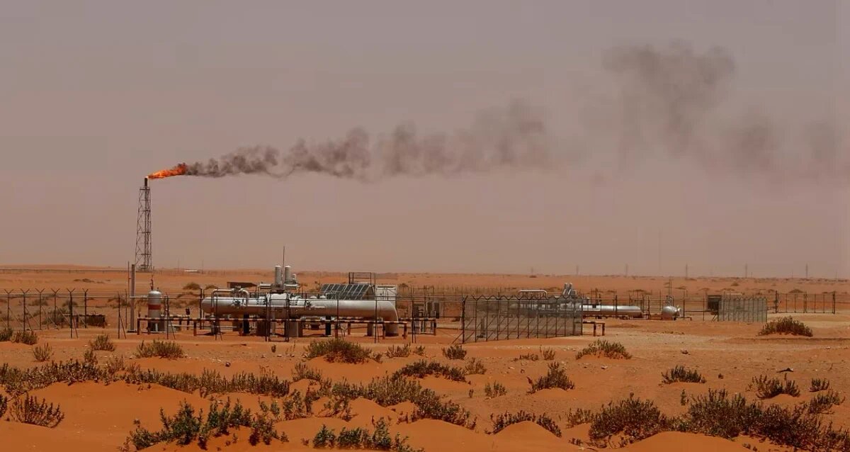 إيران ترد على اتهامها بضربة خط النفط السعودي