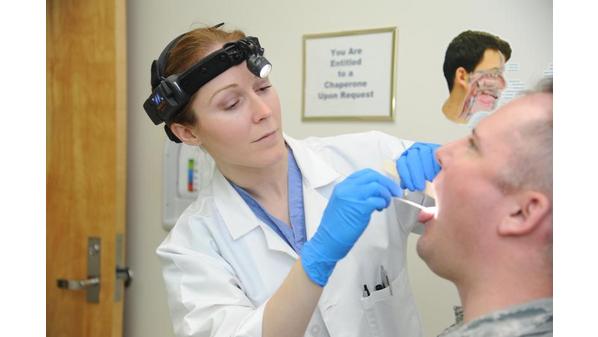 قد يكون قاتلا إذا لم يعالج بسرعة.. ما هو التهاب لسان المزمار؟