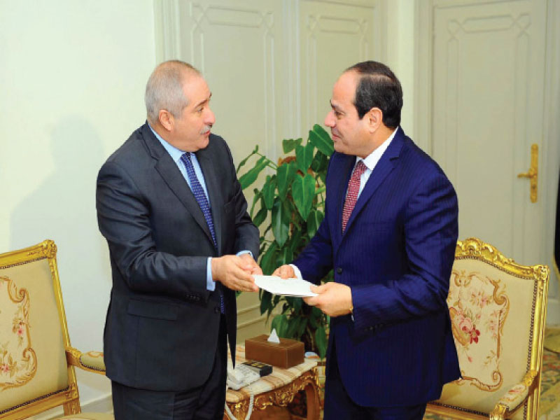 الرئيس المصري يدعو الى التعامل بحزم مع خطر الإرهاب