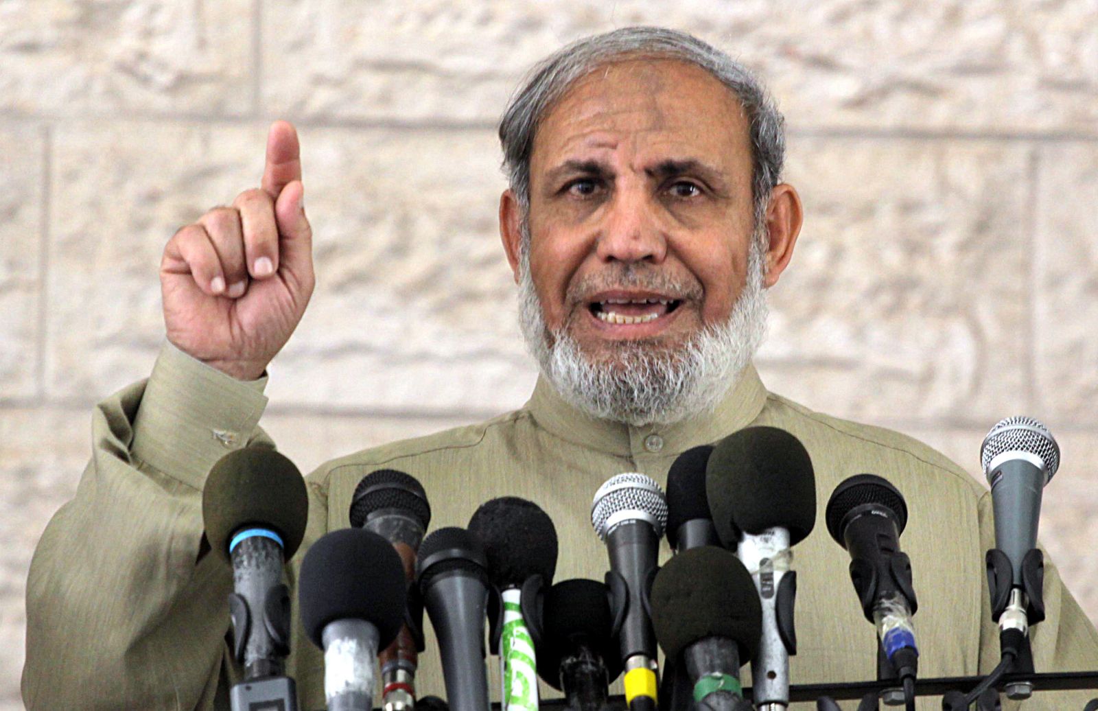 الزهار: عباس يكذب والمركزي عقد في ظروف ليكون أداة تمرير “صفقة القرن”