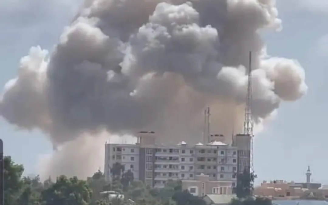 الصومال: ارتفاع ضحايا تفجير مبنى التربية إلى 100