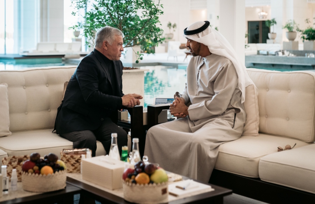 جلالة الملك يلتقي رئيس دولة الإمارات في أبوظبي