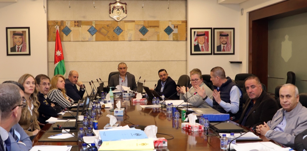 لجنة التنمية الاقتصادية تطلع على سير تنفيذ خطة مجموعة العمل المالي