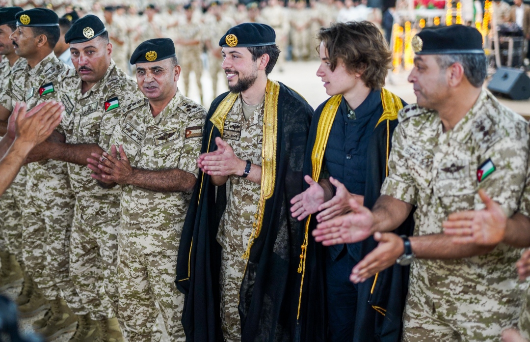 رفاق ولي العهد في لواء الملك الحسين المدرع/40 يقيمون ليلة سمر احتفاء بقرب زفافه