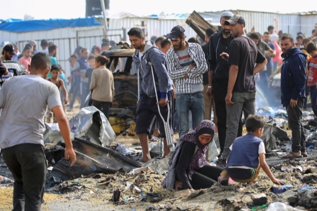 307 ايام للحرب على غزة: قصف خيام النازحين بخان يونس