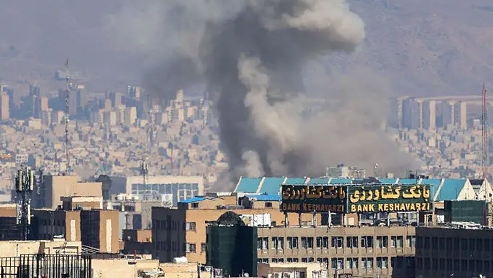 مسؤول إسرائيلي يكشف تفاصيل استهداف قادة إيران