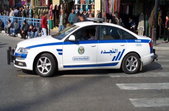 القبض على لصوص قاموا بسرقة 48 منزلا و7 مركبات في عمان