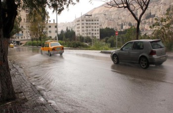 أجواء باردة وأمطار خفيفة اليوم وارتفاع الحرارة الخميس والجمعة