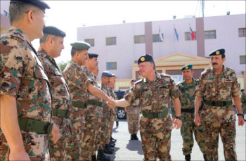 القائد الاعلى يزور القيادة العامة