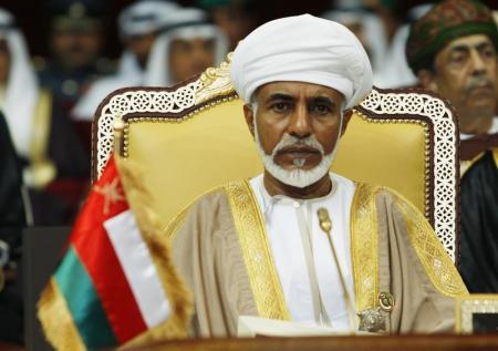 سلطان عمان يجري ترتيبات هادئة في خلافة الحكم
