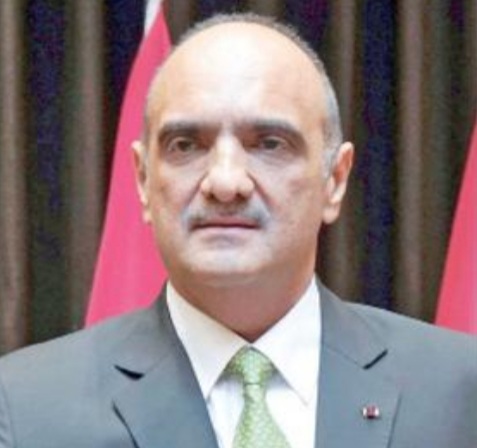 رئيس الوزراء يهنئ الملك وولي العهد والأردنيين بحلول رمضان