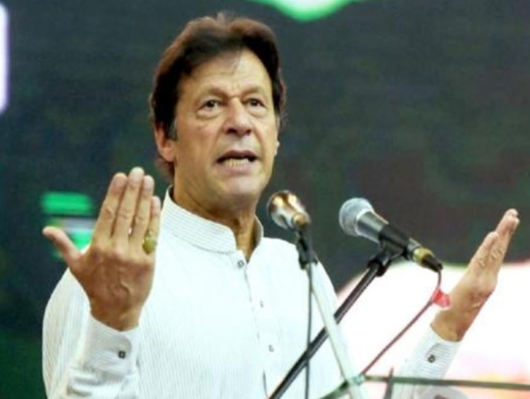 عمران خان يدعو لانتخابات مبكرة في باكستان