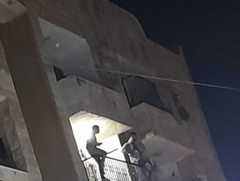 محاولة انتحار شابين من أعلى بناية سكنية في اربد