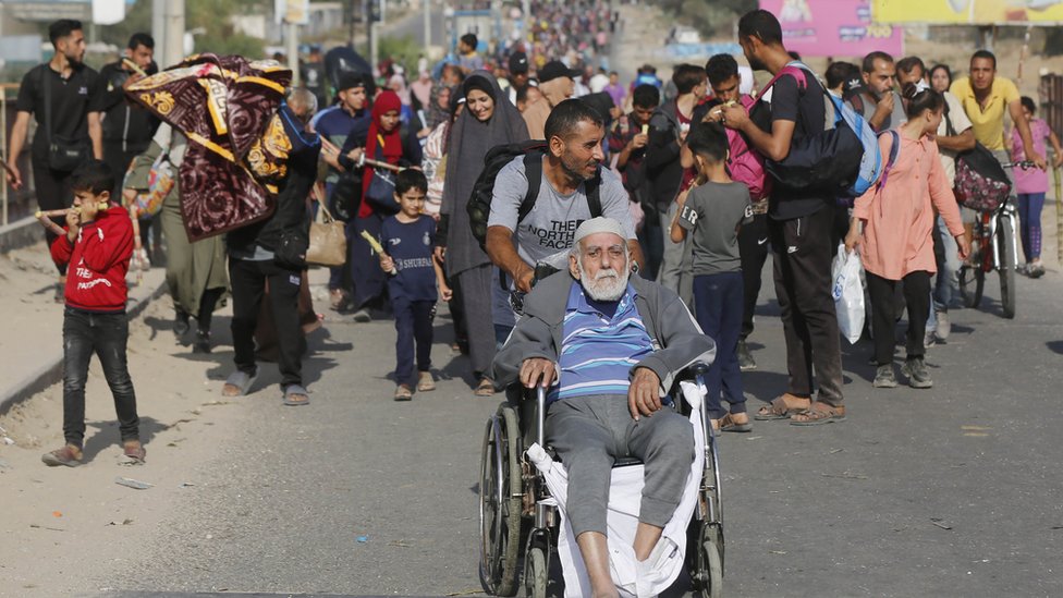 316 يوم للحرب على غزة: عشرات الآلاف ينزحون مجددا جنوب القطاع