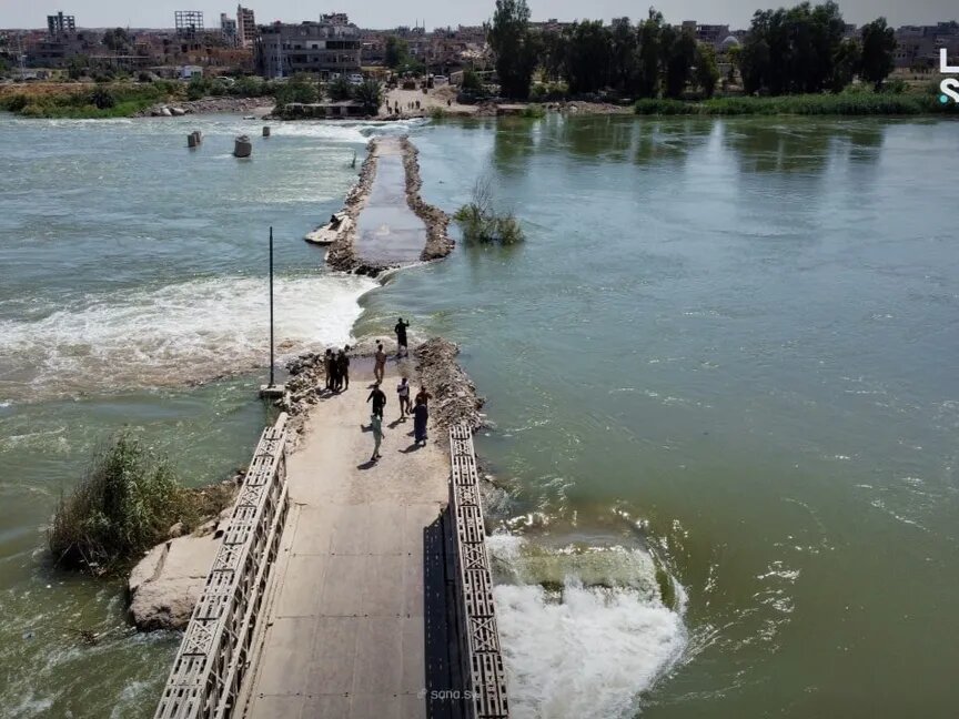 الفرات يفيض ويعطش المدن.. أزمة مياه تضرب مناطق في سوريا