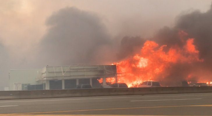 حريق كارثي يدمر معظم منازل قرية ليتون الكندية