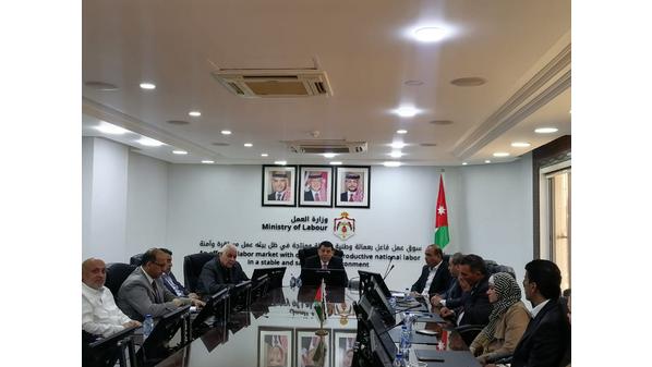 وزير العمل يوعز بانجاز معاملات المواطنين باسرع وقت