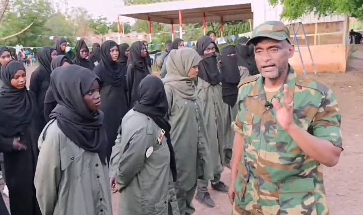 اتهام للجيش السوداني بتجنيد نساء في العمليات القتالية