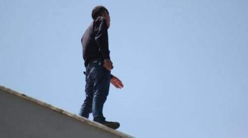 جدل واسع بعد قرار النواب بتغريم وحبس كل من يحاول الانتحار