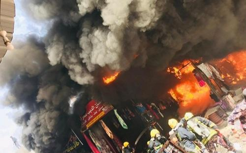 إصابة 6 أشخاص إثر حريق محل حلويات في العاصمة عمان