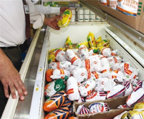 نقص بالدجاج المجمد