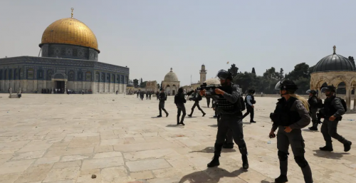 مستوطنون يقتحمون المسجد الأقصى
