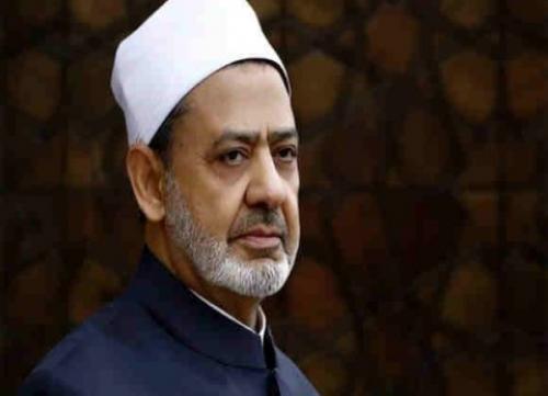 فتوى تاريخية لشيخ الأزهر عن وجوب الطهارة عند لمس “التوراة” و “الإنجيل”