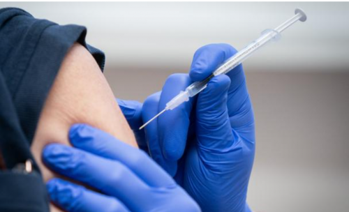 تفاصيل إصابة مواطن بالشلل بعد تلقيه مطعوم كورونا