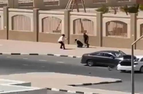 اعتداء على سيدة وسط الشارع يثير غضبا بالكويت