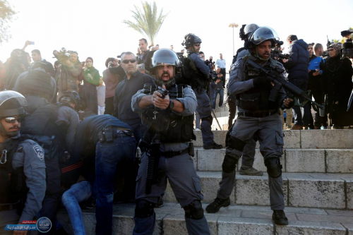 مواجهات عنيفة مع جنود الكيان الاسرائيلي في باب العامود بالقدس