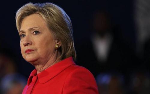 هيلاري كلينتون مصابة كورونا وتطلب المساعدة